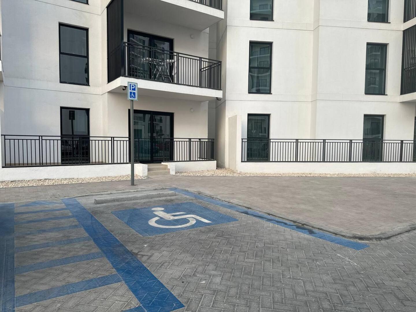Casa de férias Yas & Ferrari World 1br Waterfront Gym *