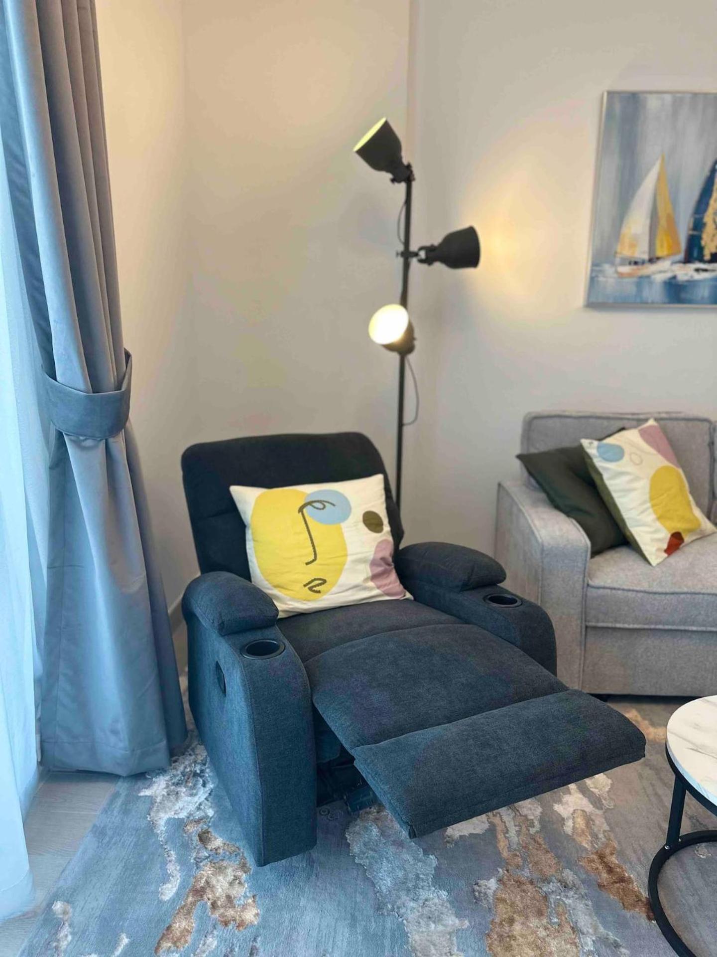 Yas & Ferrari World 1br Waterfront Gym Holiday home *